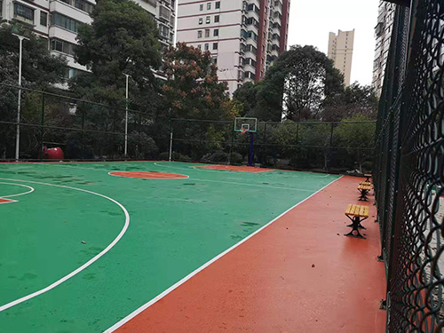 常德市武陵區(qū)國源小區(qū)塑膠籃球場，硅PU球場，籃球架安裝 體育器材，體育設施